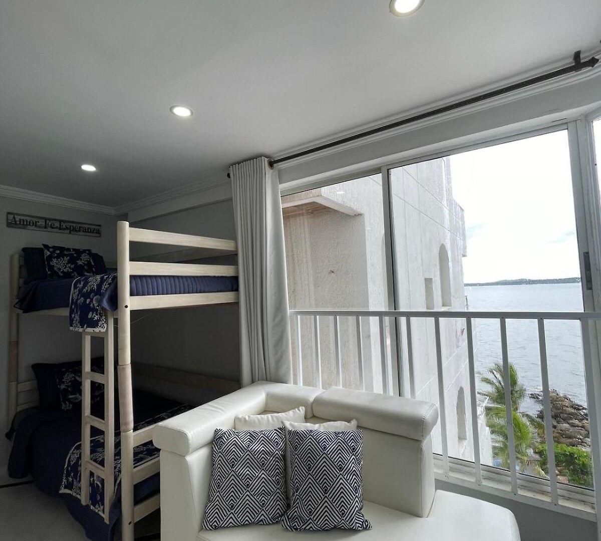 Playa Mar With Pool, Views And Access *
