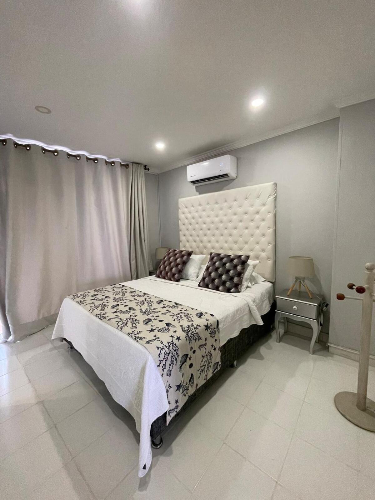 Playa Mar With Pool, Views And Access Cartagena