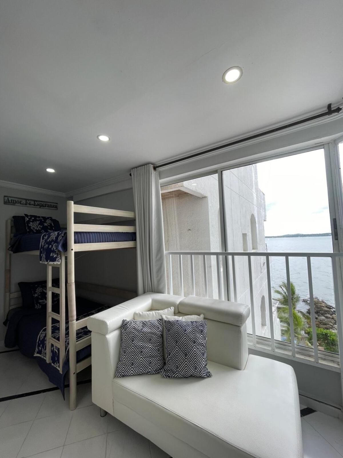 Playa Mar With Pool, Views And Access *